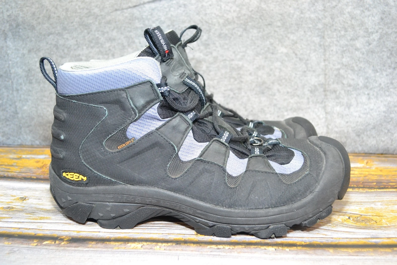 Keen Boots Mens 12 Black Gray Insulated Waterproof Winter Snow Hiking Ankle