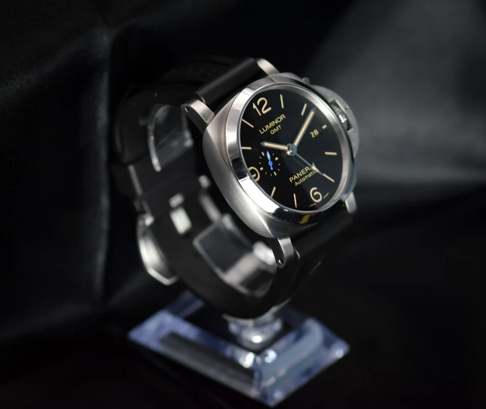 Panerai Luminor 1950 3 Days GMT Automatic 44mm PAM01320-Mens Watch Box & Papers - Image 4 of 4