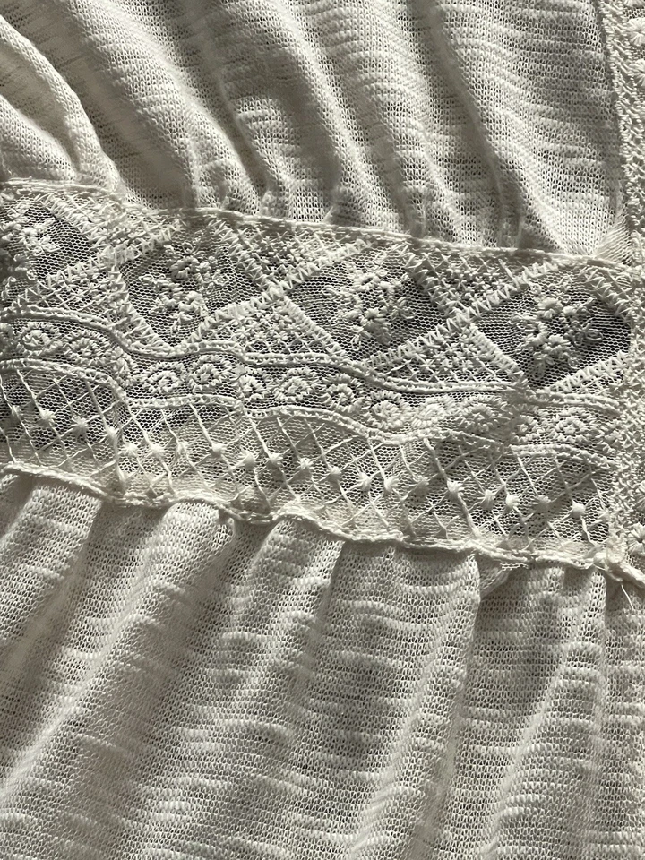 Casi Famosa Túnica Abierta Mediana Marfil Encaje Semi Transparente Cubrir Campesino Bojo Foto 3 de 4