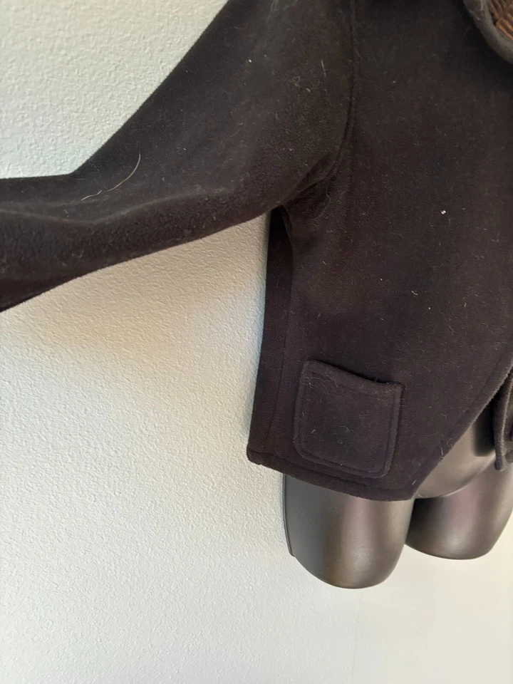 Chaqueta corta forrada de manga larga negra Wooly Bully Colorado para mujer bolsillos grandes Foto 3 de 4