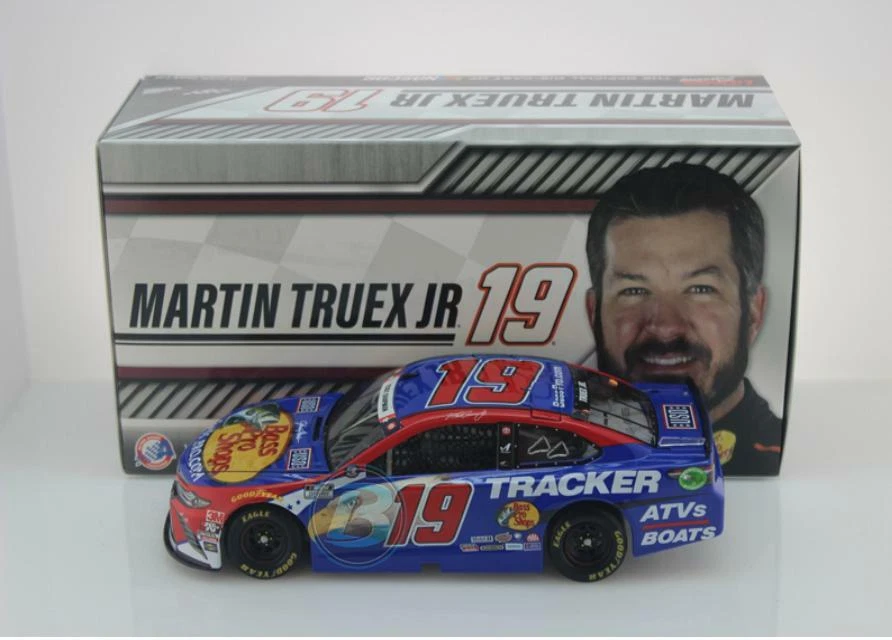 NASCAR 2020 MARTIN TRUEX #19 PATRIOTIC BASS PRO SHOPS 1/24 CAR  - Image 2 of 2