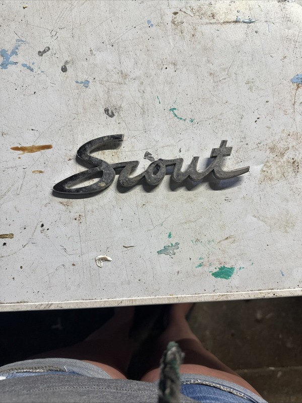 1960’s  IH INTERNATIONAL SCOUT Fender Emblem with 2 pegs #860265  80 800
