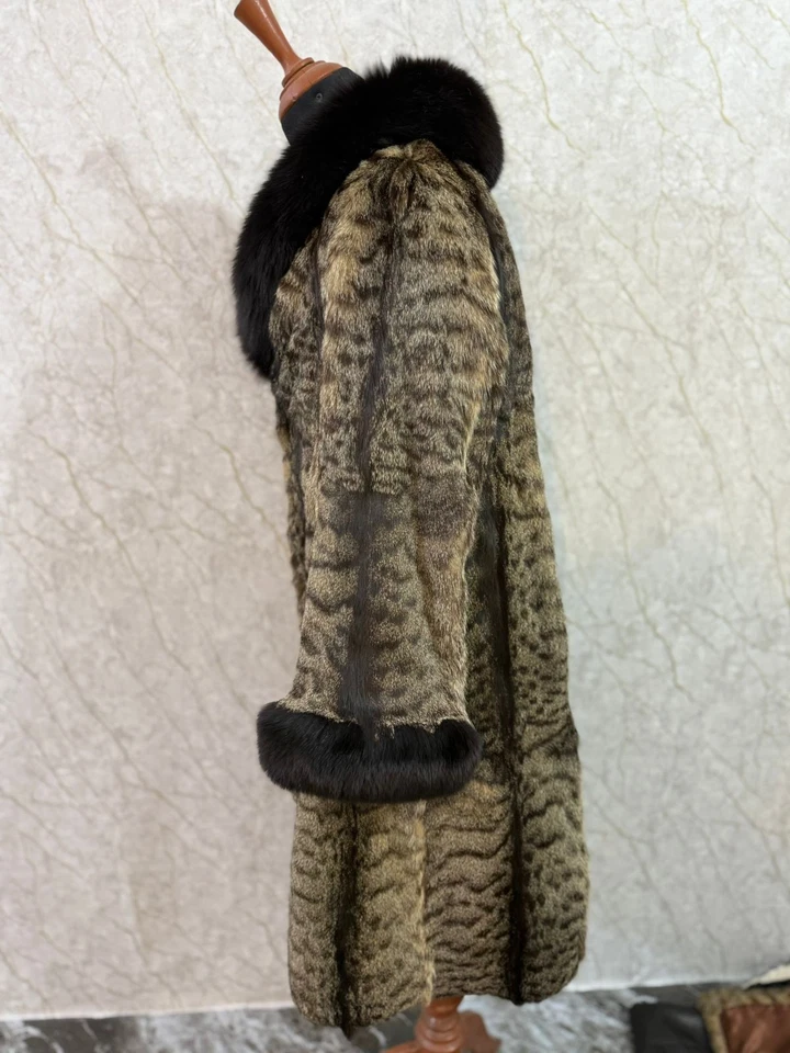 Casaco de pele manchada vintage com colarinho e punhos de raposa preta – peito 48"/comprimento 43" - Imagem 2 de 4