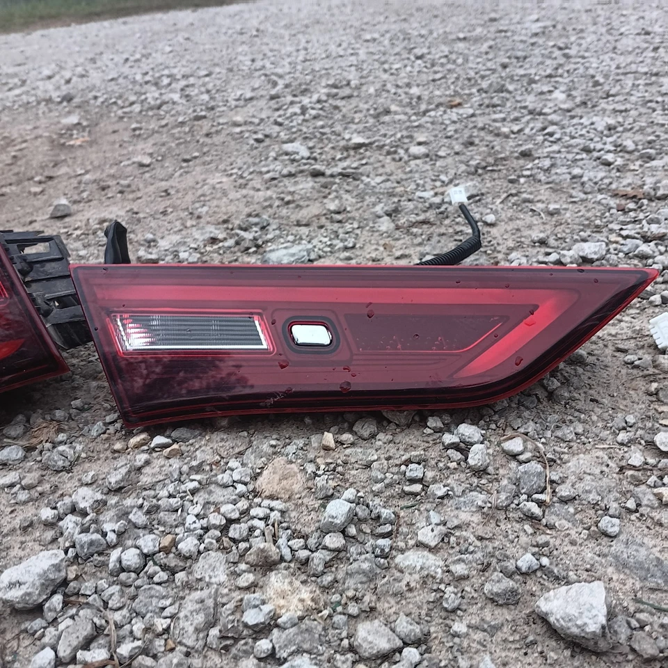 Задний стоп-сигнал в сборе 2021 от оригинального производителя со стороны водителя для Infiniti Q60 - Изображение 3 из 3