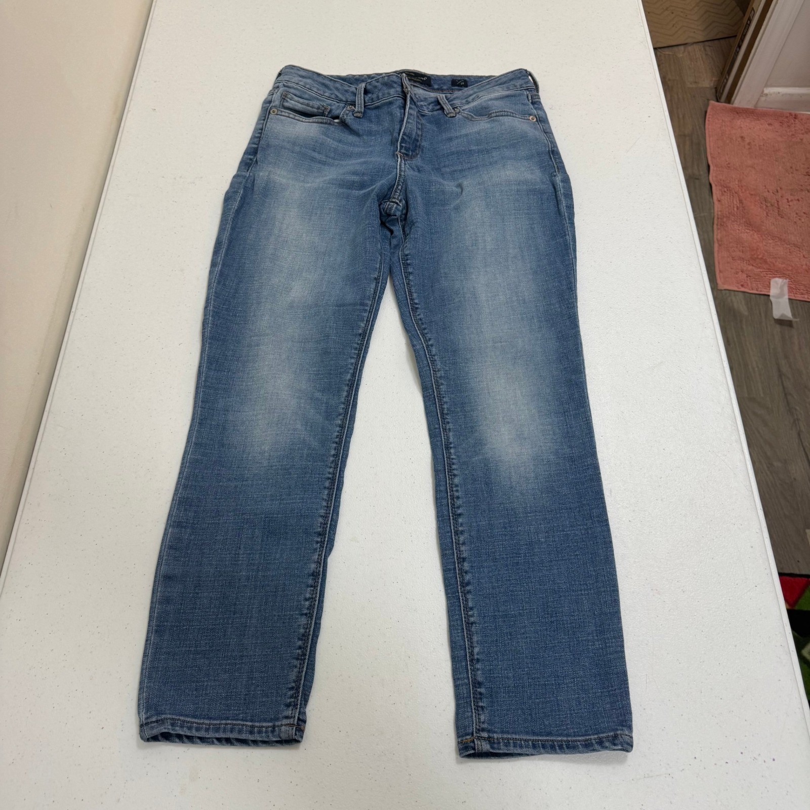 Womens 6/28 Medium Wash Blue Straight Leg Denim