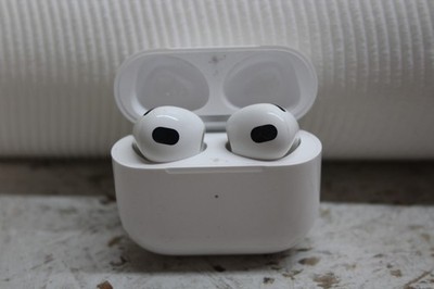 Apple AirPods 3rd Generation With MagSafe Wireless Charging Case