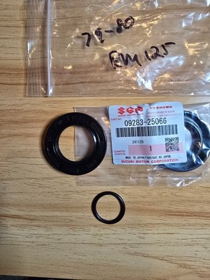 Suzuki Engine Crank Seal Set Kit  1979-80 RM125 1980-84 PE175 1979-81 RM100