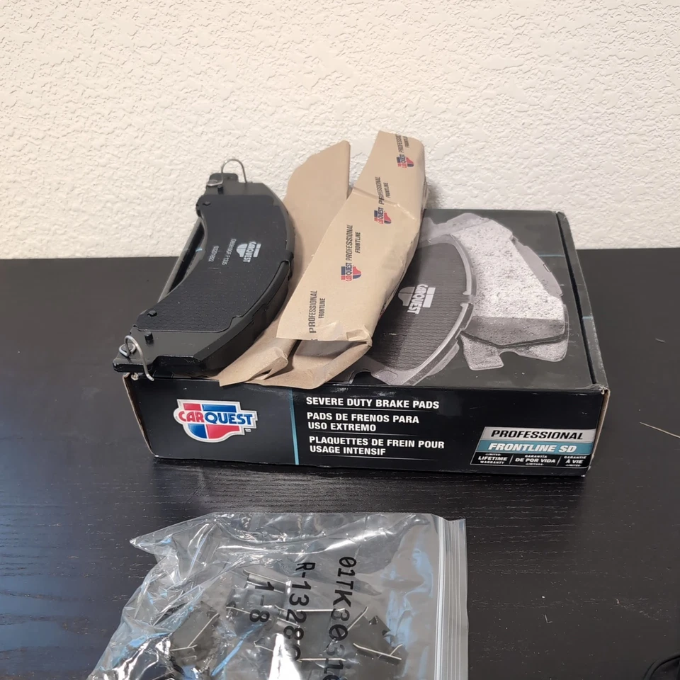 Juego de pastillas de freno traseras de alta resistencia Frontline CARQUEST FLD1335 Dodge/Ram/Sterling Foto 3 de 3