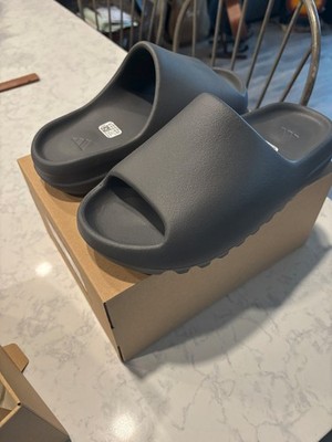 Adidas Yeezy Slide (New, Granite)