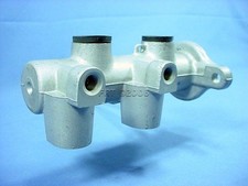 6673270 Brake Master Cylinder for 90 91 92 93 Geo Storm Isuzu Stylus