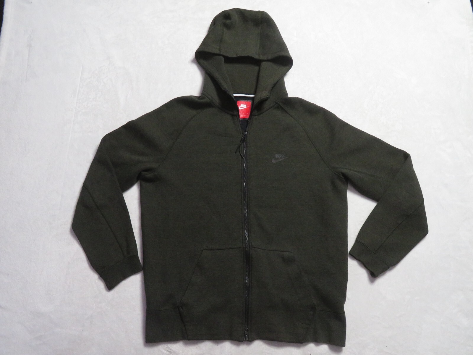 nike tech fleece aw77