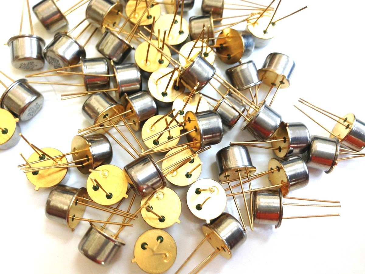 10 Pieces 2N2102 NPN Transistors – Motorola (New Old Stock)
