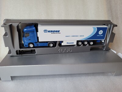 Actros 18 MirrorCam Krone WeDeliver the Future Cool Liner Quality Service 944564