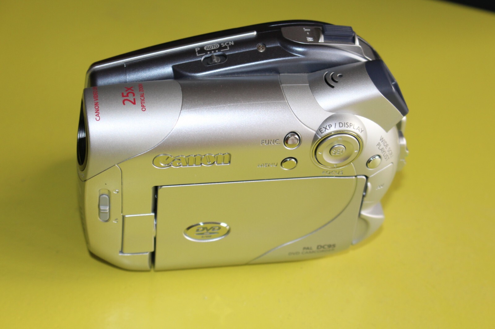 Canon DVD Camcorder Modell DC95 vielseitig Neuwertig NP 400 € wie NEU