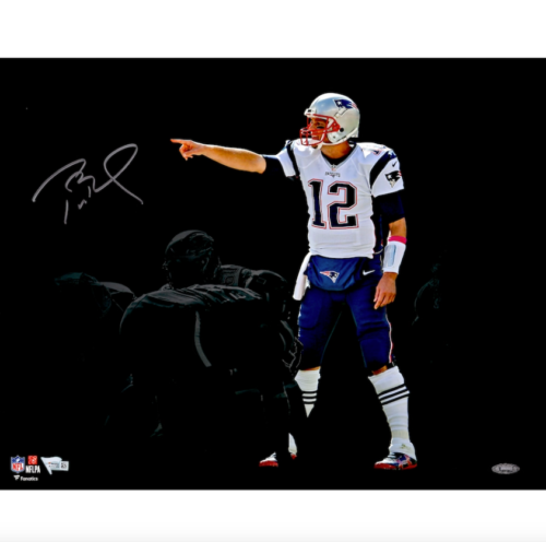 Tom Brady Signed New England Patriots 16" x 20" Pointing Spotlight Photograph - Picture 1 of 1