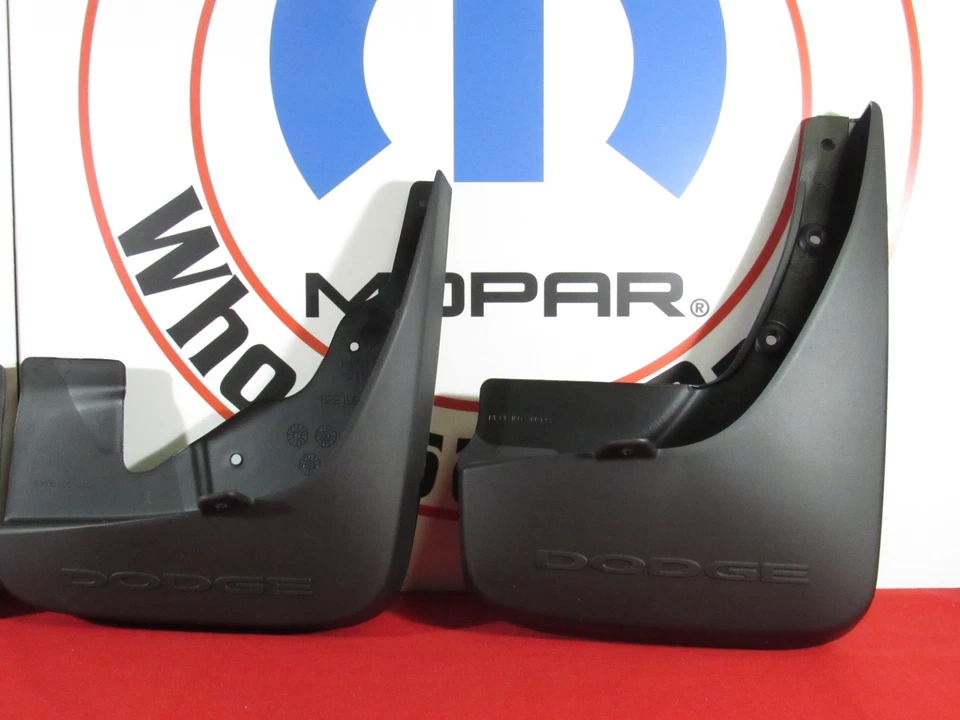 Dodge Journey  Molded Front & Rear Splash Guards NEW OEM MOPAR - Imagem 3 de 4