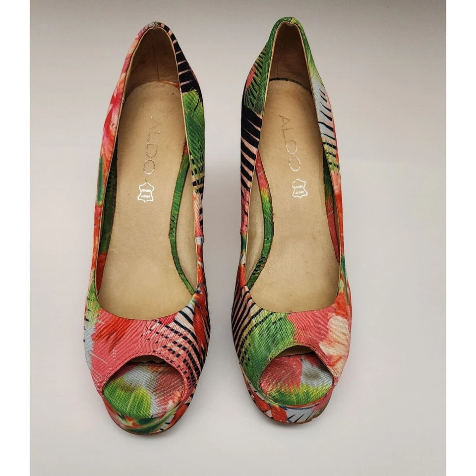 ALDO Mujer Estampado Tropical Hazinski Peep Toe Cuñas Talla 7.5 Foto 2 de 4