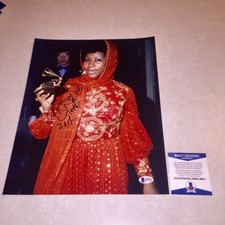 ARETHA FRANKLIN signed autographed 11X14 QUEEN RESPECT BECKETT BAS COA B96513