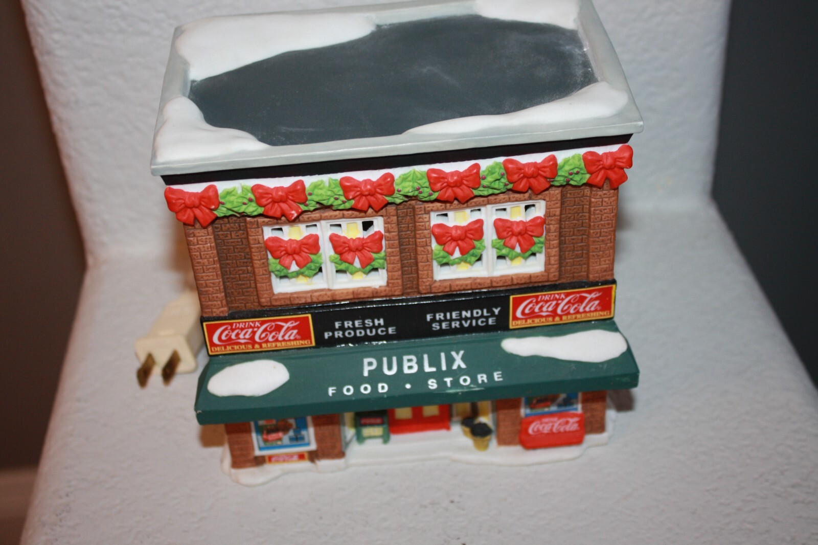 2000 Coca-Cola Town Square Publix Market Limited Edition Numbered Collectible