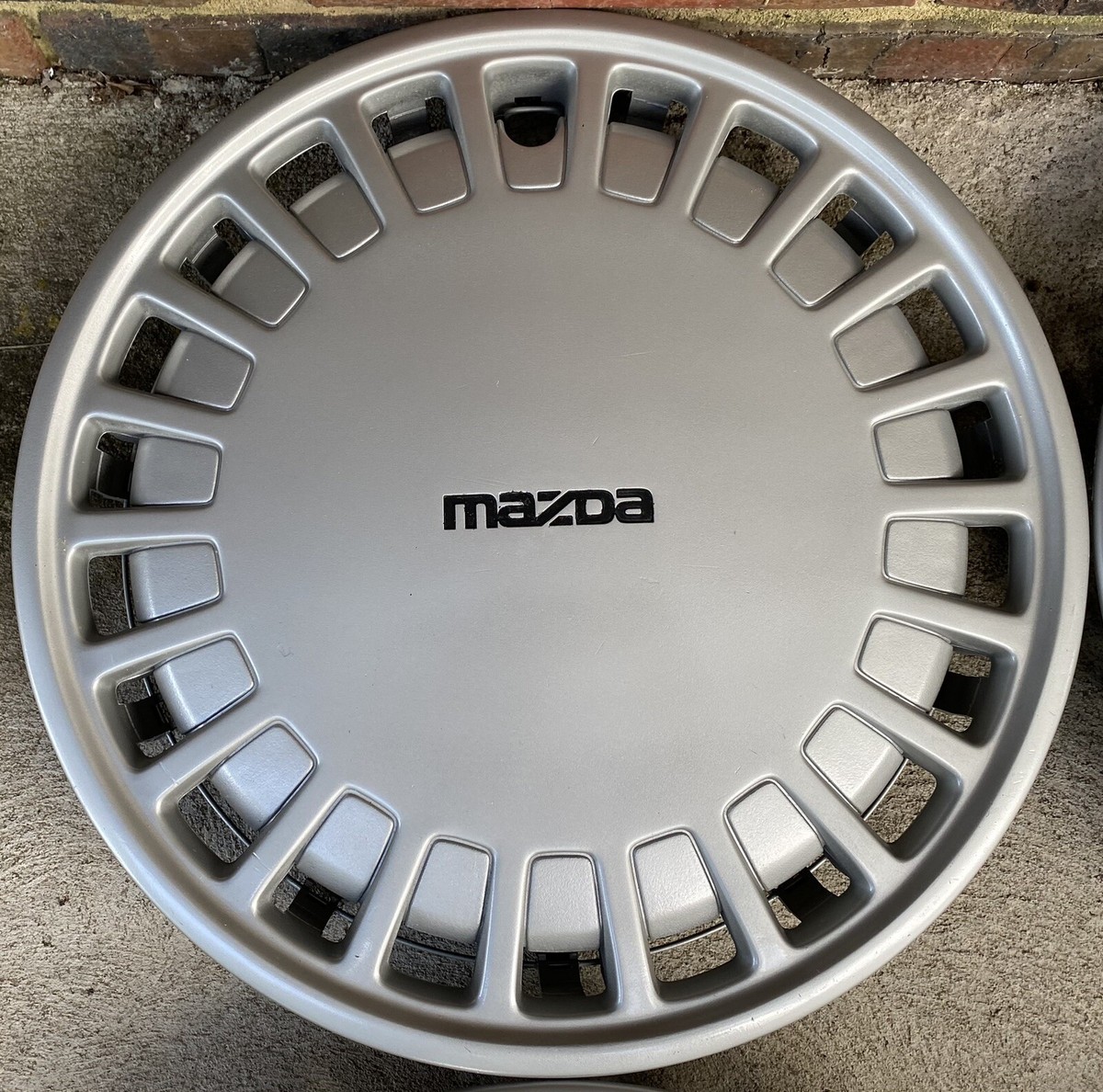 MAZDA 929 HC 1990-92.SET OF 4 14”..Hub Caps Hubcaps Wheel Covers