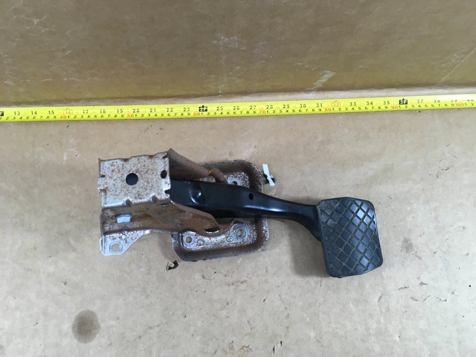 2013 VOLKSWAGEN BEETLE ТОРМОЗ СТОП ПЕДАЛЬ 1K1723143F OEM. - Изображение 2 из 4