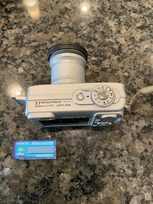 Sony Digital Camera Cybershot DSC-W1 5.1MP and VAD-WA Lens - Silver - Tested
