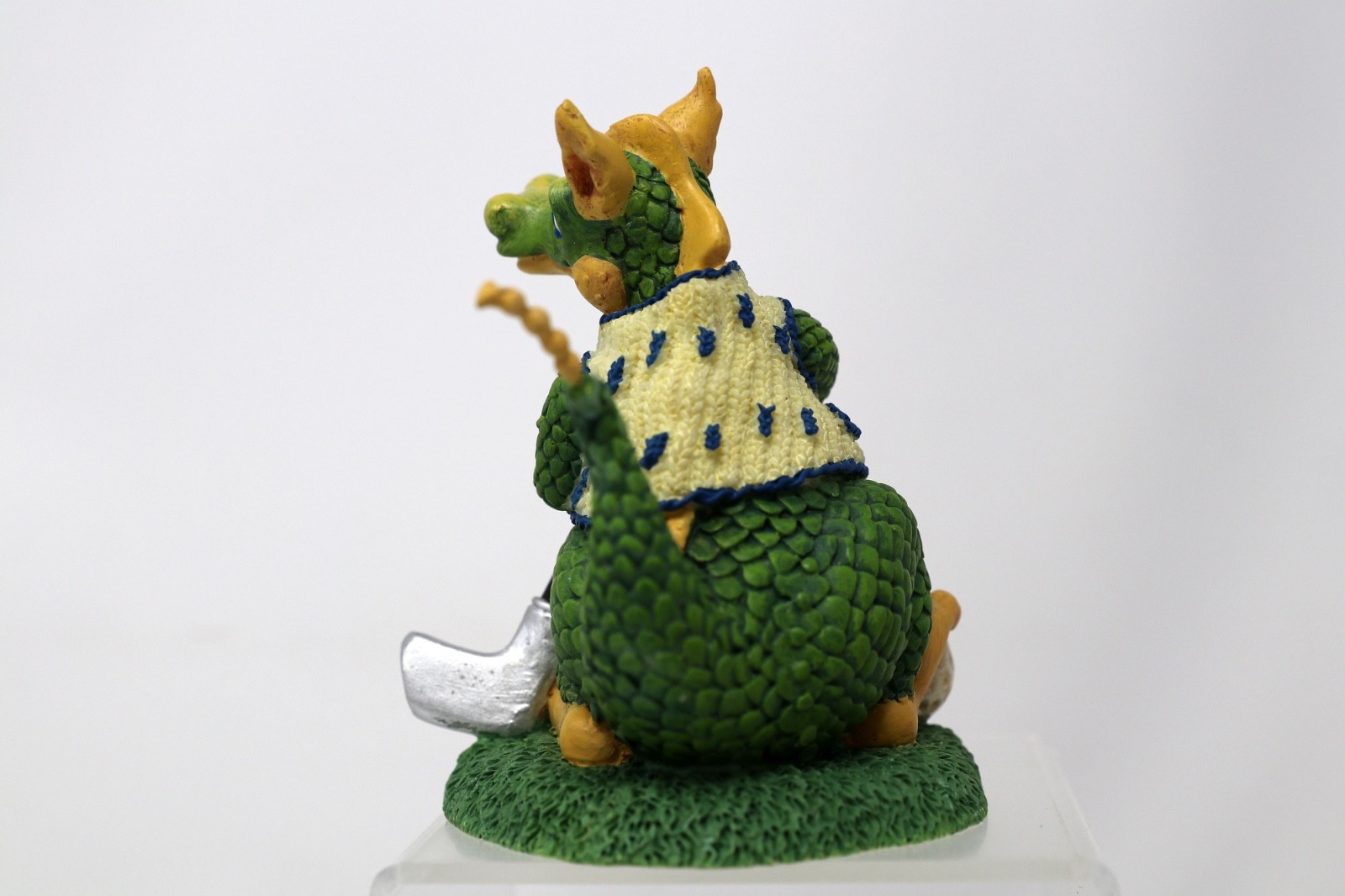 1997 Spangler’s Realm 191014 Hole in One 4" figurine