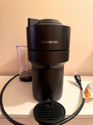 Nespresso Vertuo Next Black Capsule Coffee Machine 19 Bar 37oz Tank ENV120