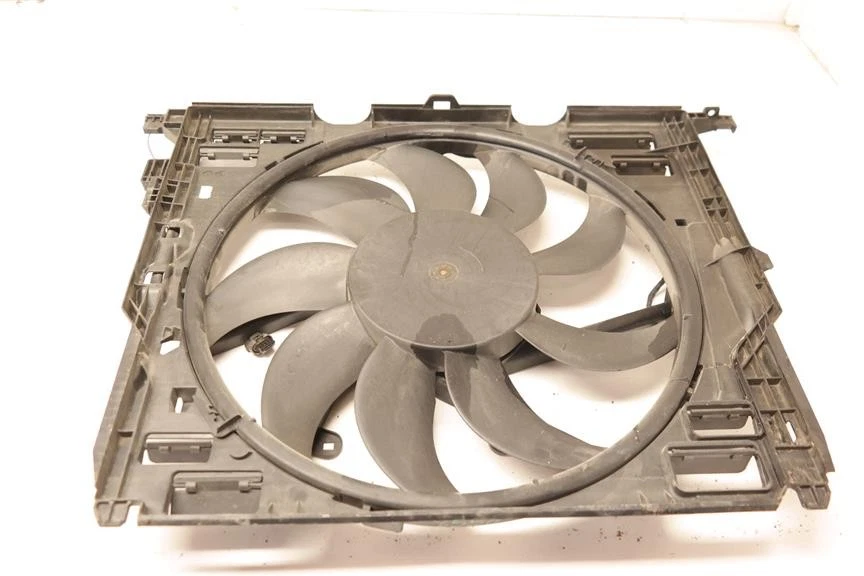 RADIATOR FAN MOTOR/ASSEMBLY 17422283923 2012-2016 BMW M5 Foto 2 de 4
