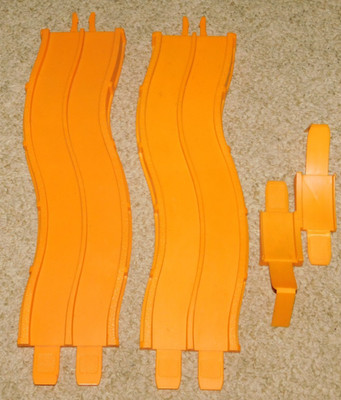 VINTAGE 1969 HOT WHEELS RED LINE WIGGLE TRACK AND LOOP