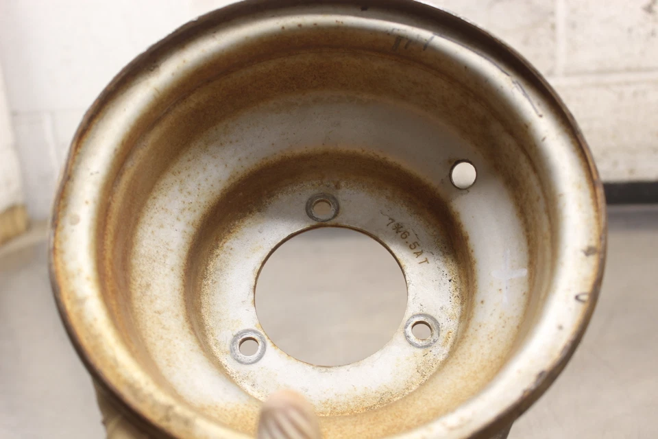 Llanta trasera Yamaha Moto 4 YFM80 1991 H4 Foto 3 de 4