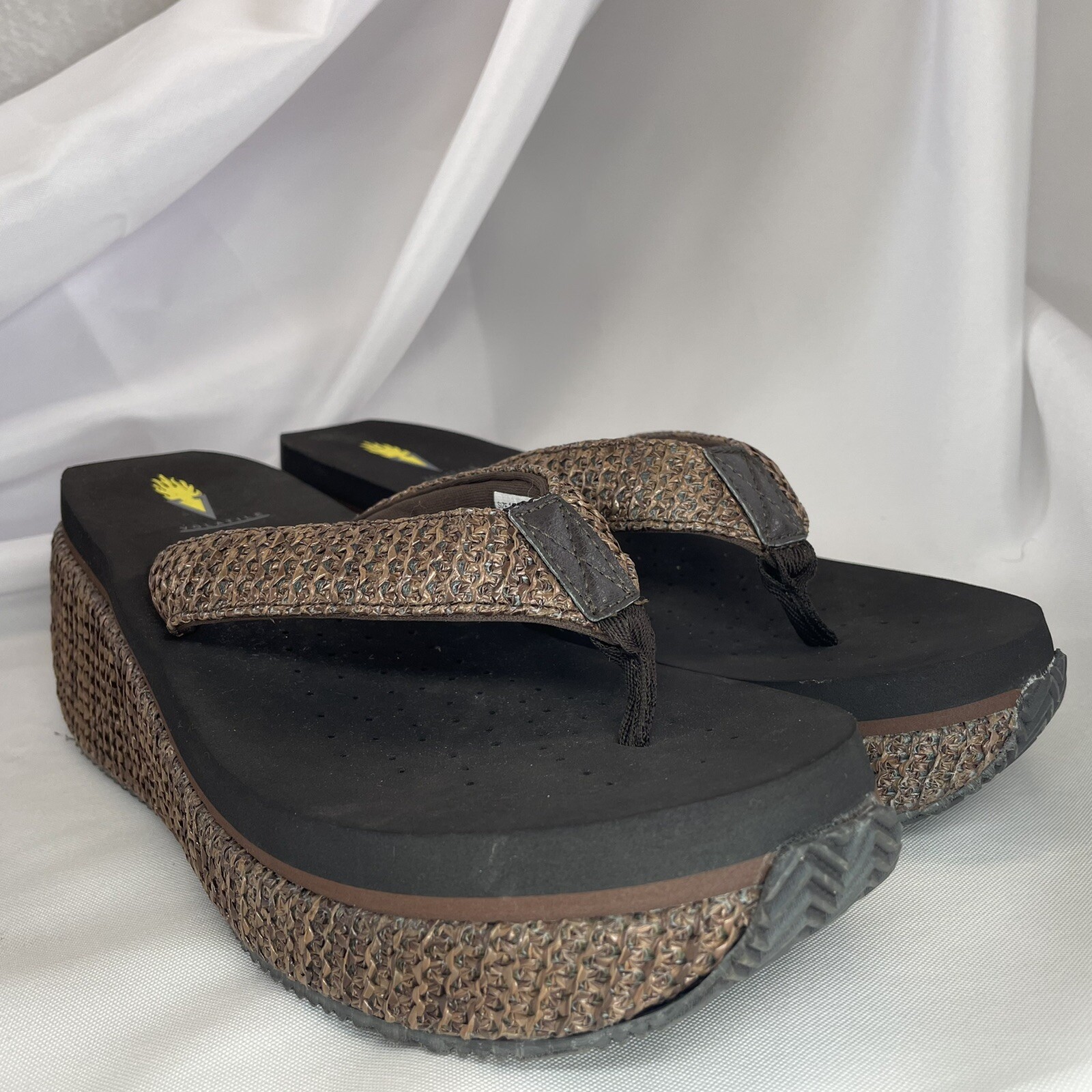 Volatile Wedge Flip Flop Basket Platform Sandals US10 Gem