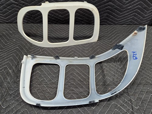 96-98 Ford Mustang Tail Light Housing Trim OEM Factory SET 1996 1997 1998 97 - Picture 4 of 6