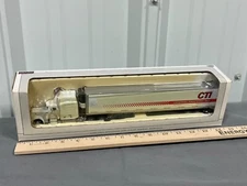 Central Trucking CTI Peterbilt 379 Semi Truck Van Trailer 1:64 Columbus IN