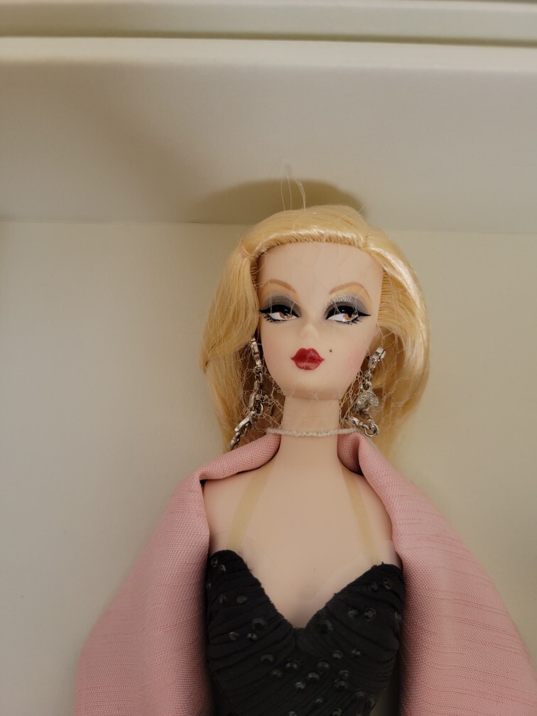 Barbie Fashion Model Gold Label - Stunning in the Spotlight