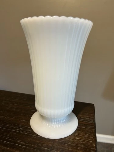 Vintage Milk Glass Vase E O Brody Co M 5000 Cleveland Oh