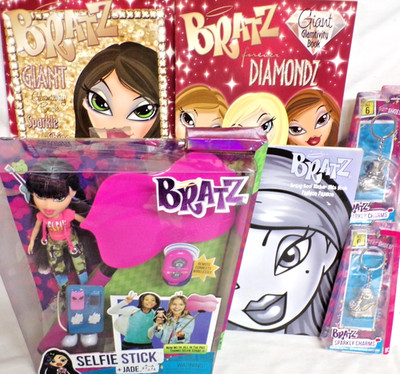 new Bratz toy book lot Selfie Stick plus Jade 2015 doll keychains Diamondz books
