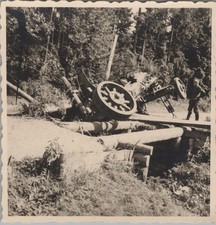 Foto, Wehrmacht, Narwa Front, eingebrochene Feldhaubitze, D/120