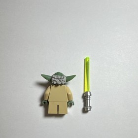LEGO Star Wars Yoda Minifigure - 8018 w/ Silver Green Lightsaber