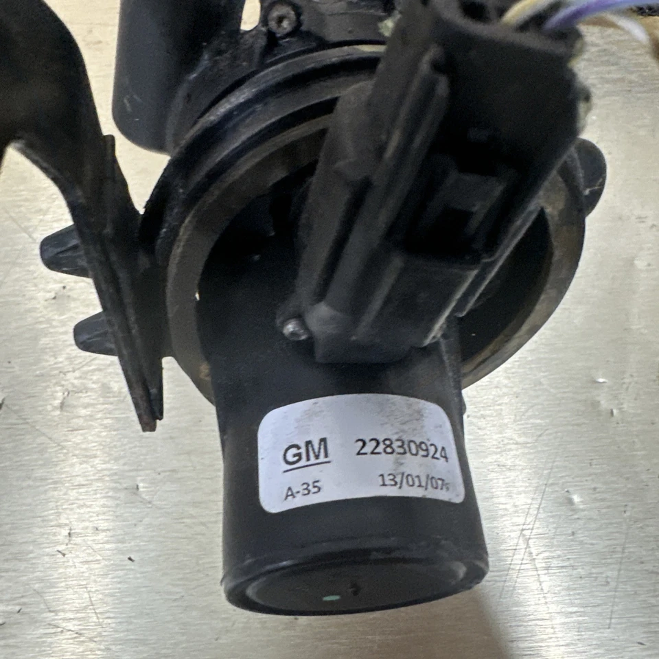 Оригинальный клапан управления вспомогательным насосом радиатора Chevrolet Volt 2011-2015 годов выпуска 22987493 - Изображение 2 из 4