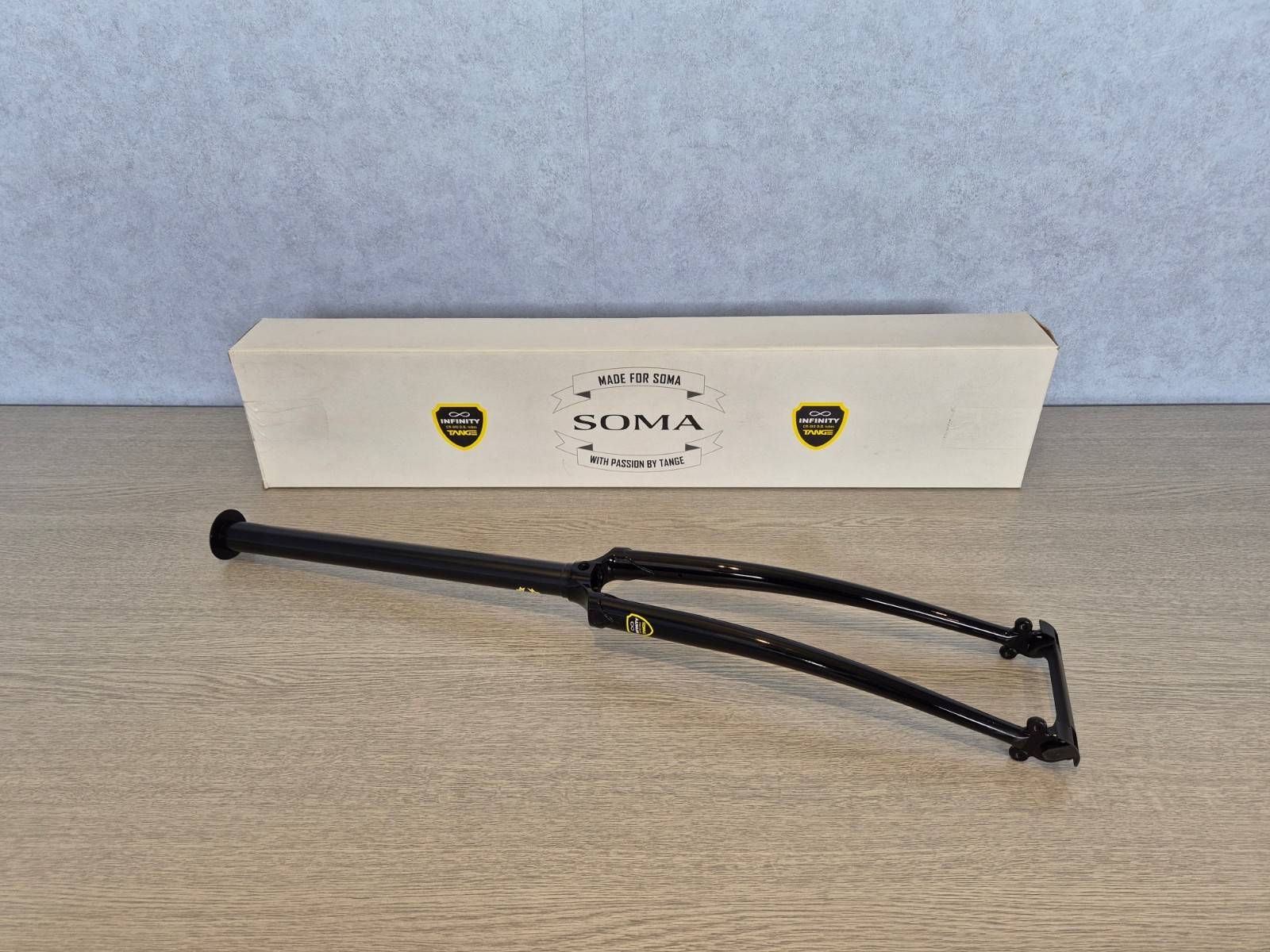 Soma CrMo Lugged Fork 700c 49mm Caliper 1 1/8″ Steerer 43mm Rake – Black (23133)