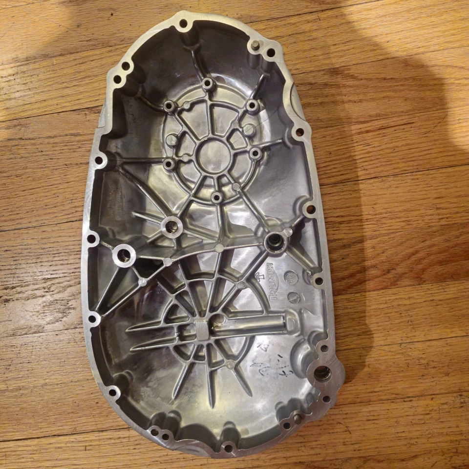 Cubierta de embrague del motor de motocicleta Triumph Bonneville T120 2016-2018 Foto 2 de 3