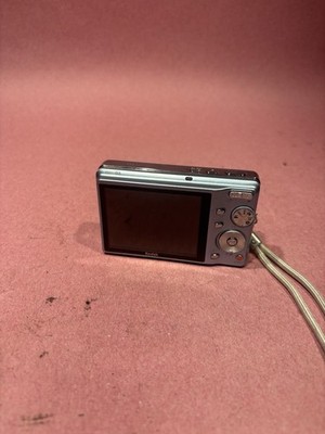 Kodak M893 IS Digital Camera 8.1 MP Silver Color For Parts Repair Bad Screen