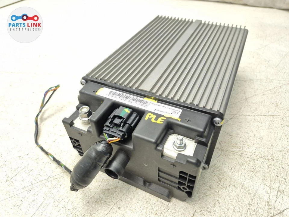 Land Rover Defender 110 2020-23 paquete de batería híbrida de litio de 48 V MHEV L663 L460 Foto 3 de 4