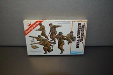 1977 Aurora ESCI Prestige Series Red Devil Assault Team 1/35 Scale Model Sealed