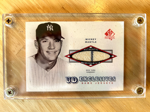Mickey Mantle #MM 2001 SP Game Used Authentic Fabric card