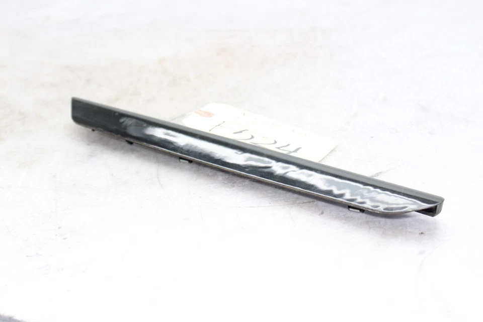 10-16 MERCEDES-BENZ E350 Right Side Center Console Trim Strip F524 - Image 2 of 4