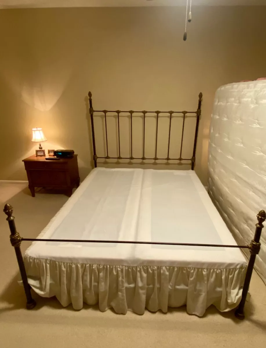 Queen Beds & Bed Frames