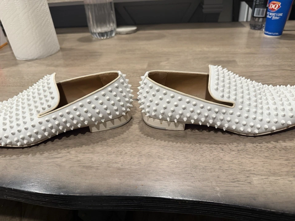 AUTÉNTICOS MOCASINES CHRISTIAN LOUBOUTIN DE CUERO CON TACHUELAS Foto 3 de 4