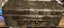 Vintage STEAMER TRUNK storage chest camelback antique victorian toy box Ottoman